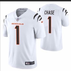 Ja’Marr Chase Jersey size large new with tags